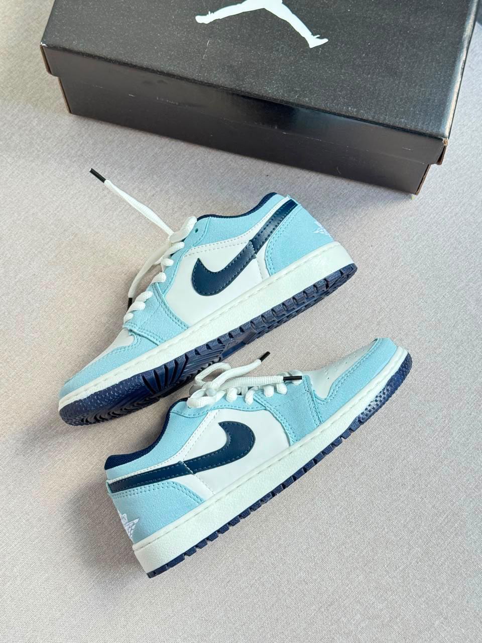 Jordan Low - Varios colores